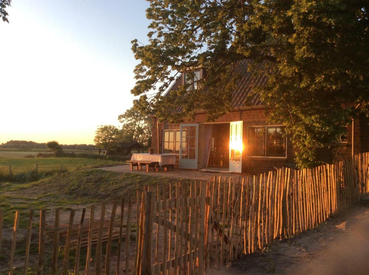 Unique Place On The River Waal Heerewaarden ภายนอก รูปภาพ